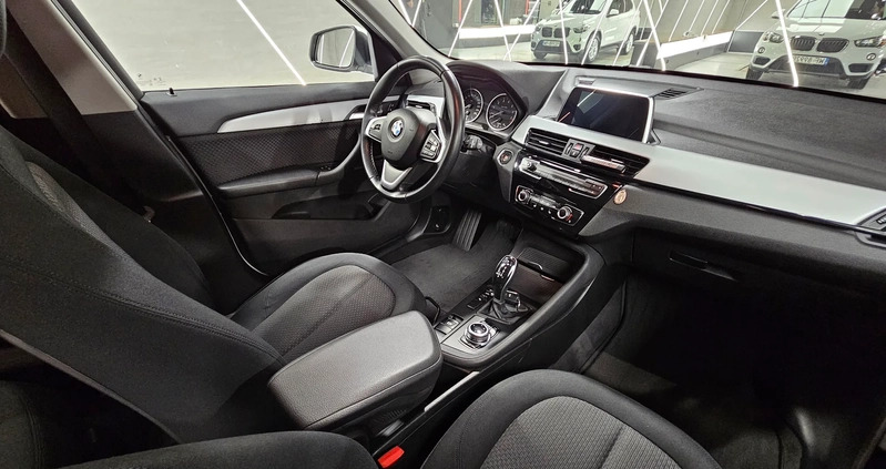BMW X1 cena 83500 przebieg: 110000, rok produkcji 2017 z Warszawa małe 79